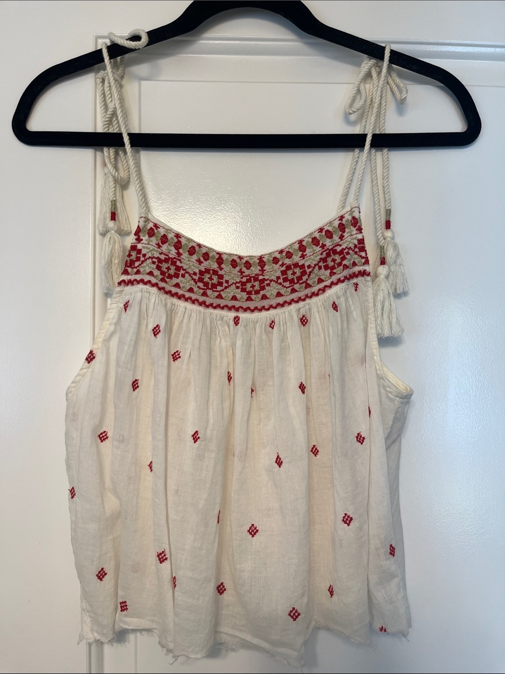 Free people cotton flowy boho top w/embroidered detail and tie straps